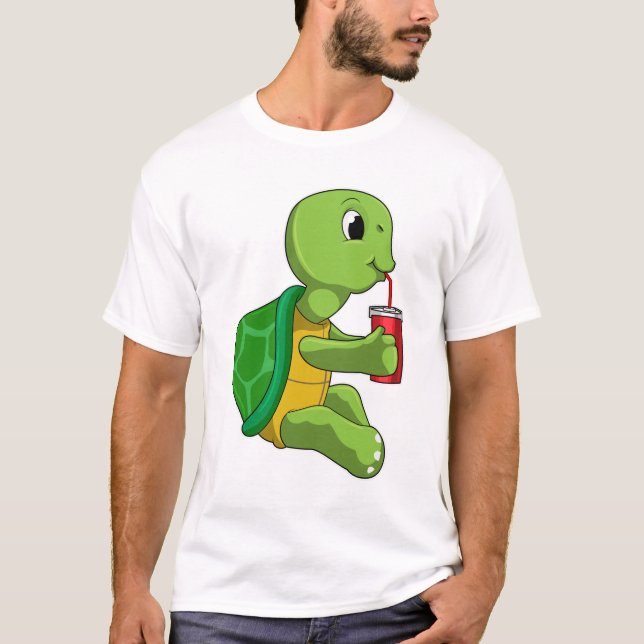 Camiseta Tartaruga com caneca Bebendo com palha (Frente)