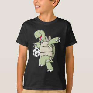 Camiseta Tartaruga feliz que joga o futebol