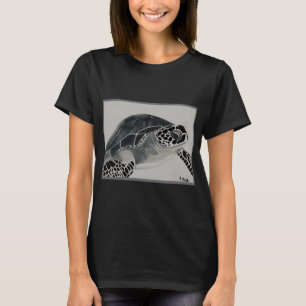 Camiseta Tartaruga preta e branca.