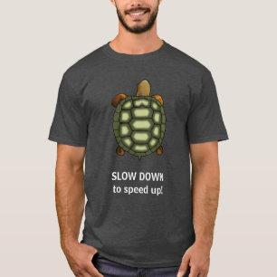 Camiseta Tartaruga Verde com T-Shirt de Texto Lento e Baixo