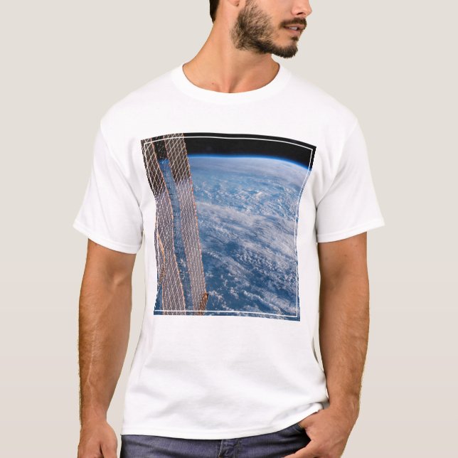 Camiseta Tasman E Mares De Coral Cobrados Por Nuvens. (Frente)