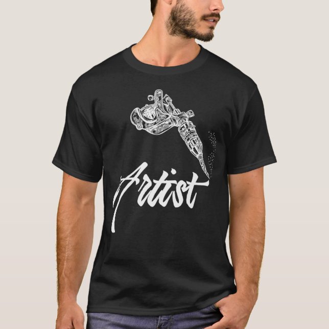 Camiseta Tattoo Artist Italics Tattooing Gun  Premium _1  (Frente)