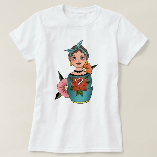 Camiseta Tatuagem da boneca de aninhamento retrô (Frente do Design)