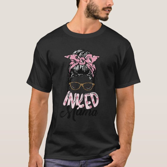 Camiseta Tatuagem da mamãe Tatuada Mamãe Pink Skull Gothic  (Frente)