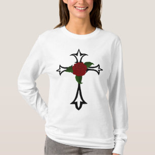 Camiseta Tatuagem Tribal Cruzada Com Uma Rosa vermelha