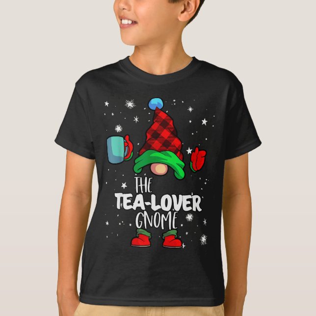 Camiseta Tea Lover Gnome Red Buffalo Plaid Matching Family  (Frente)