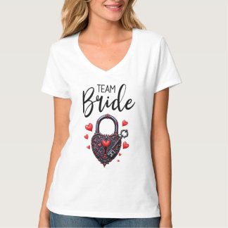 Camiseta Team Bride Goth Heart Lock and Key