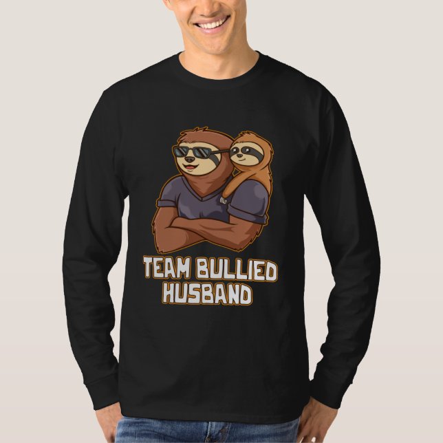 Camiseta Team Bullied Husband Naughty Daddy Playful Dad  Pu (Frente)