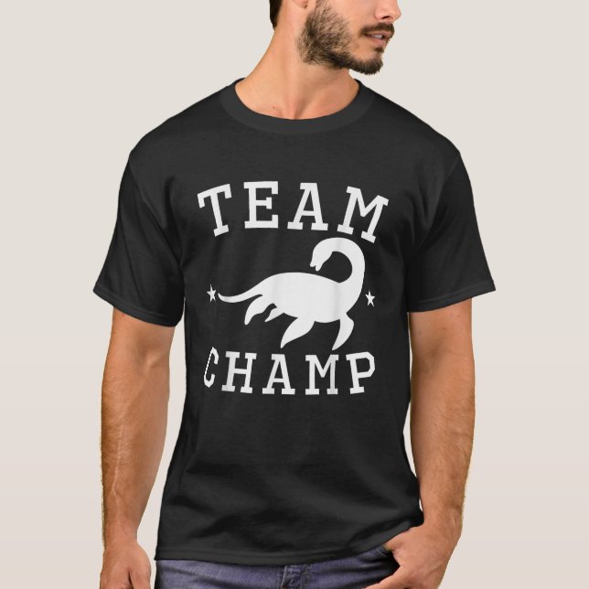 Camiseta Team Champ Lake Champlain Monster T Shirt (Frente)