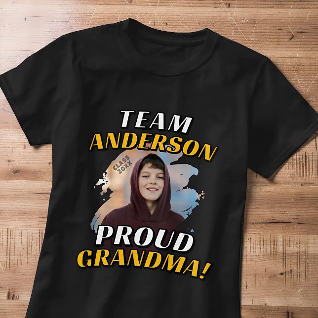 Camiseta Team [Last Name] Proud Grandma Graduation Photo (Criador carregado)
