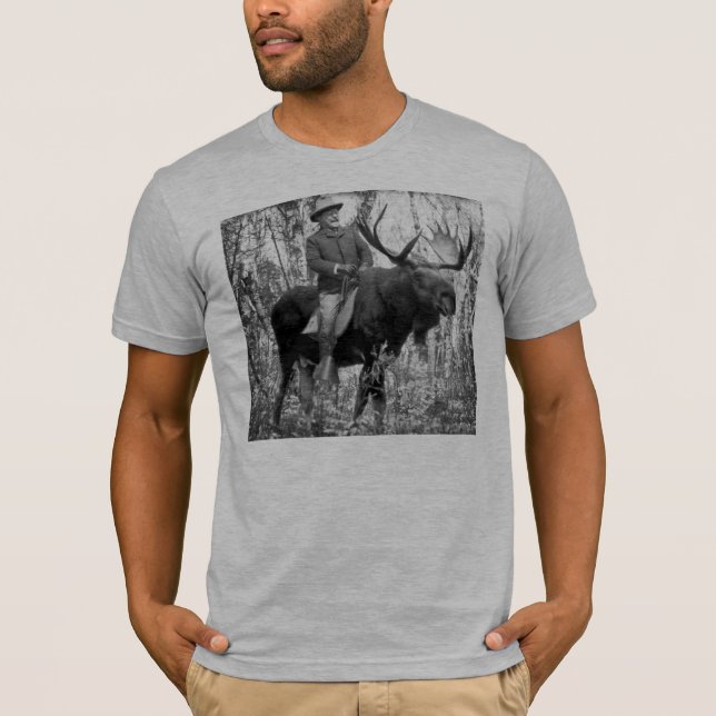 Camiseta Teddy Roosevelt que monta um alce de Bull (Frente)