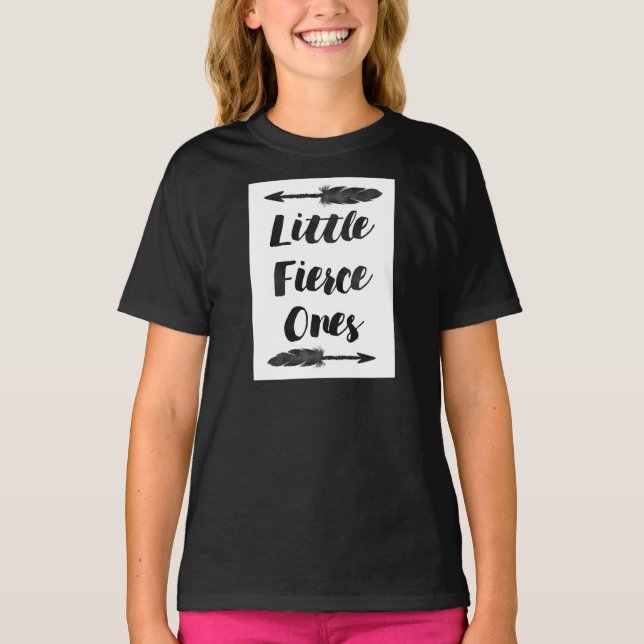 Camiseta Tee de Basebol do #LittleFierceOnes (Frente)