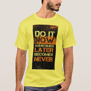 Camiseta Tee de conforto e motivação: Mantenha-Se Dirigido"