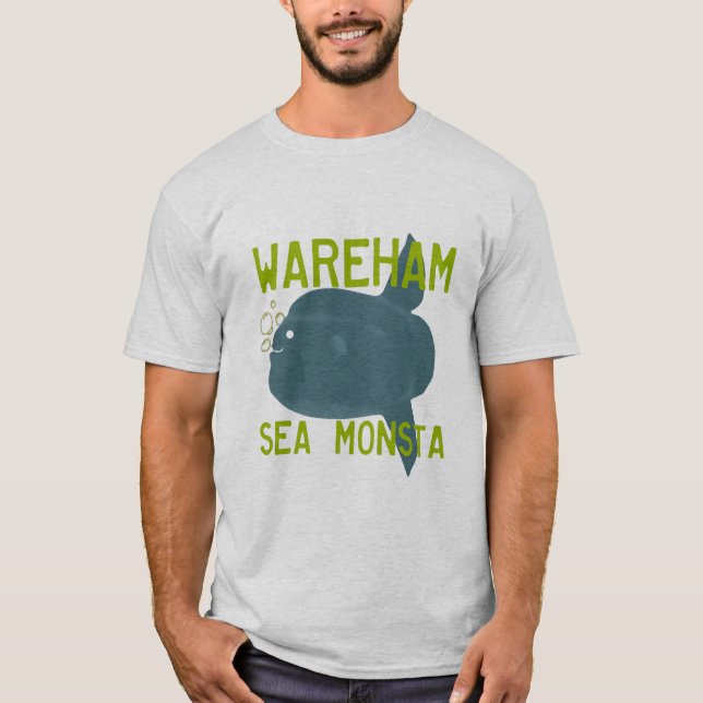 Camiseta Tee do Monstro do Mar de Wareham (Frente)