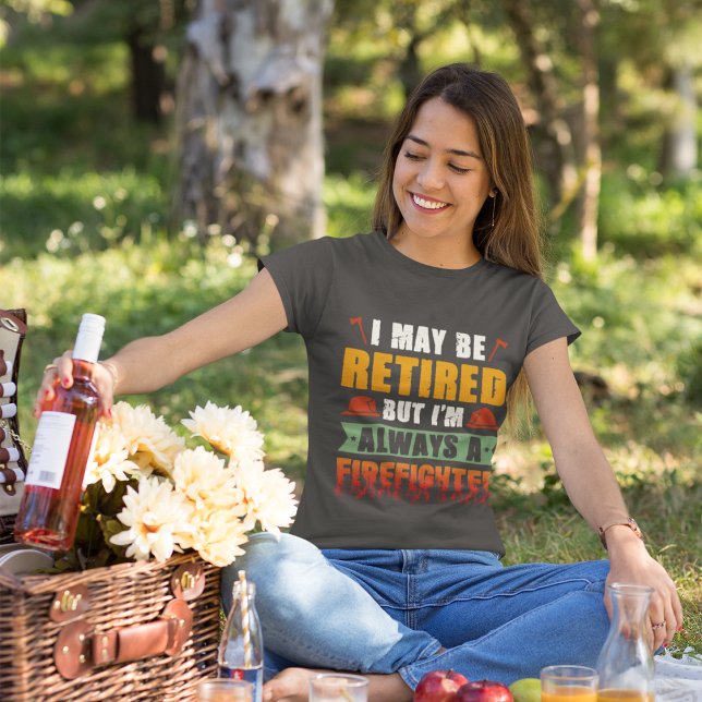 Camiseta Tee do Orgulho do Bombeiro Aposentado (Criador carregado)