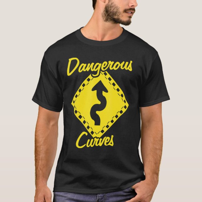 Camiseta Tee Dog Curves Perigosas (Frente)