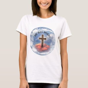 Camiseta Tem a cruz áspera aumentada com nuvens