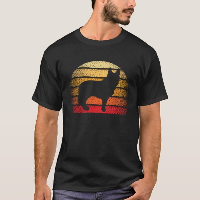Camiseta Tema do Cachorro do German shepherd Sunset Retroat (Frente)