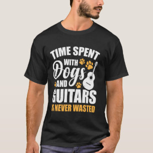 Camiseta Tempo Passado Com Cães E Violões Nunca É Perdido