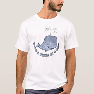 Camiseta tendo uma baleia de um momento