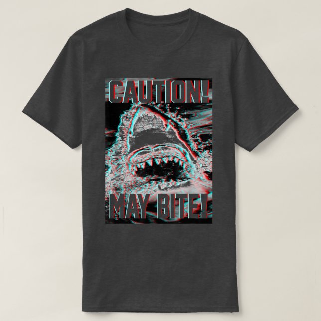 Camiseta Tendy Graphic Shark Attack May Bite (Frente do Design)