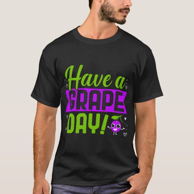 Camiseta Tenha Uma Fruta De Dia De Grama (Frente)