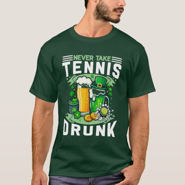 Camiseta Tênis de Rua, Dia de Patrick com Cerveja (Frente)