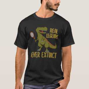 Camiseta Tênis Dinossauro Rex & Racket Nunca Extinta Tyrann