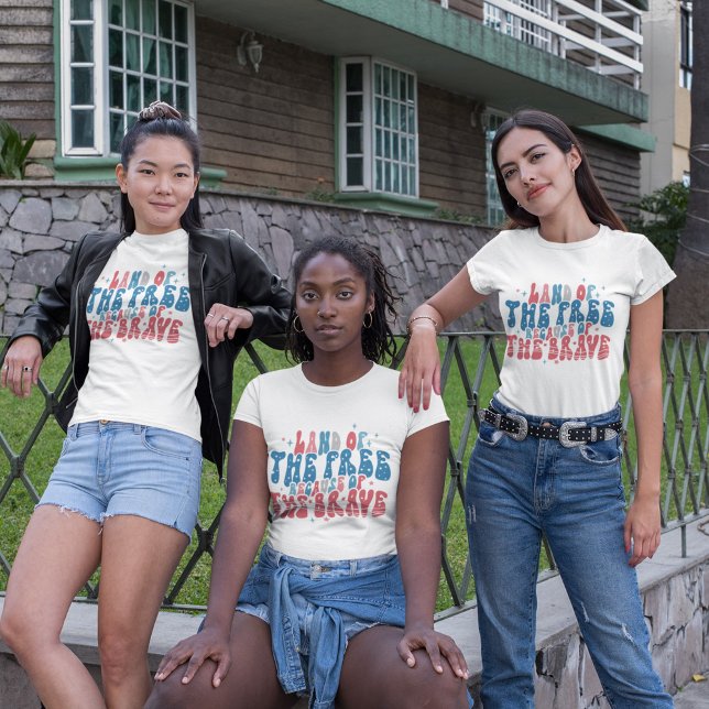 Camiseta Terra de Gratuito por causa da coragem (Criador carregado)