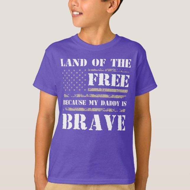 Camiseta Terra De Liberdade Porque Meu Pai É Corajoso (Frente)