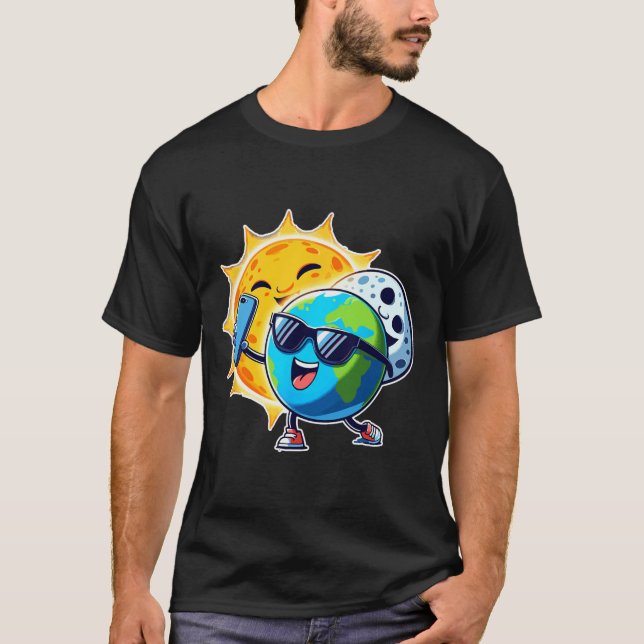 Camiseta Terra Sonolenta Sol Engraçado Sol Total Eclipse So (Frente)