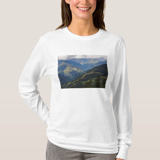 Camiseta Terras agrícolas e aldeia no Himalaia (Frente)