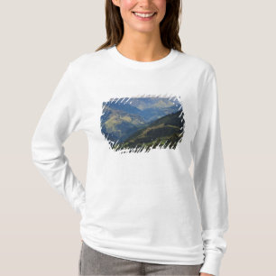 Camiseta Terras agrícolas e aldeia no Himalaia