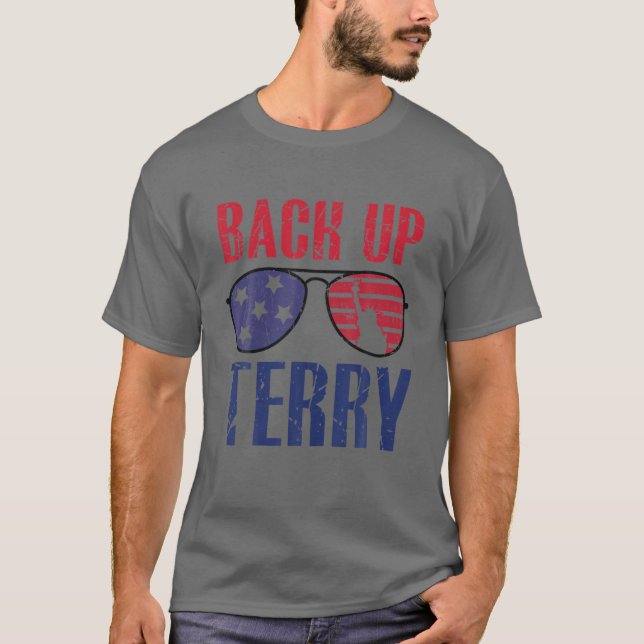 Camiseta Terry Colocou No Fogos Inverso Engraçado 4º (Frente)