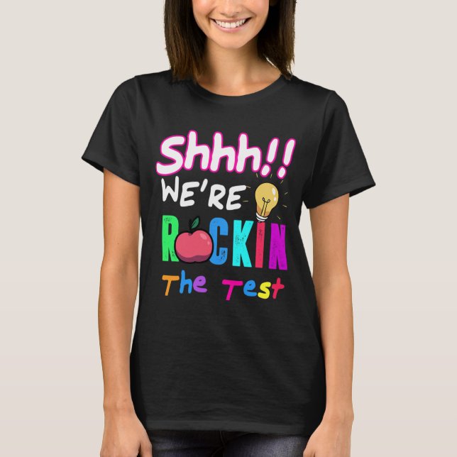 Camiseta Test Day Rock The Test Rainbow Teachent (Professor (Frente)