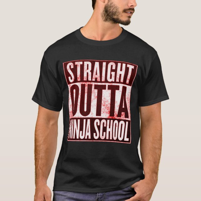 Camiseta Teto Gráfico Engraçado da Escola de Ninja hetero (Frente)