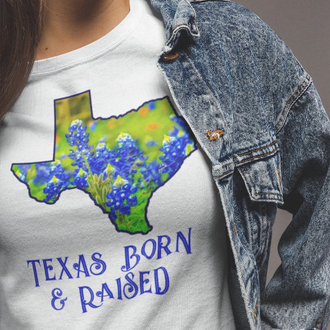 Camiseta Texas Nascer e estado de Bluebonnets levantado no  (Texas T-shirt -- Texas Born & Raised)