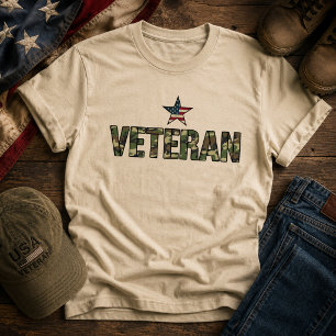 Camiseta Texto Camuflado de Veterano dos EUA