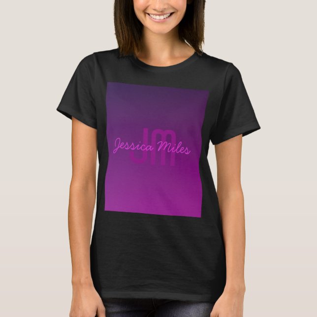 Camiseta Texto Monograma Editável Moderno e Ombre Roxo (Frente)