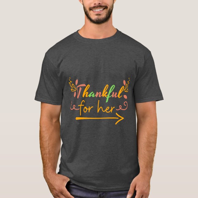 Camiseta thanksgiving eating team her and him more than a c (Frente)