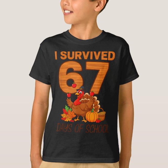 Camiseta Thanksgiving I Survived 67 Days Of School Teacher  (Frente)