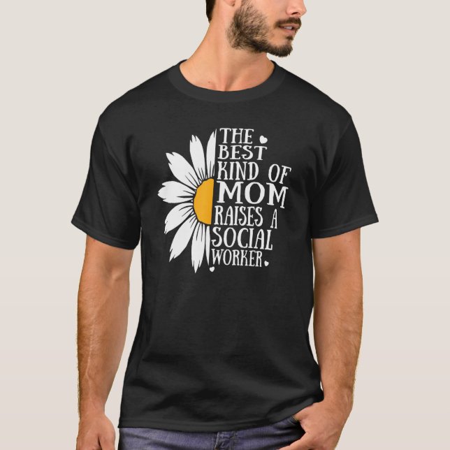 Camiseta The best kind of mom raises a Social Worker - Moth (Frente)