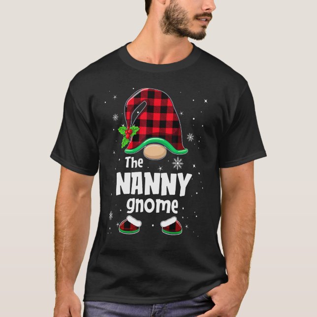 Camiseta The Nanny Gnome Buffalo Plaid Christmas Matching F (Frente)