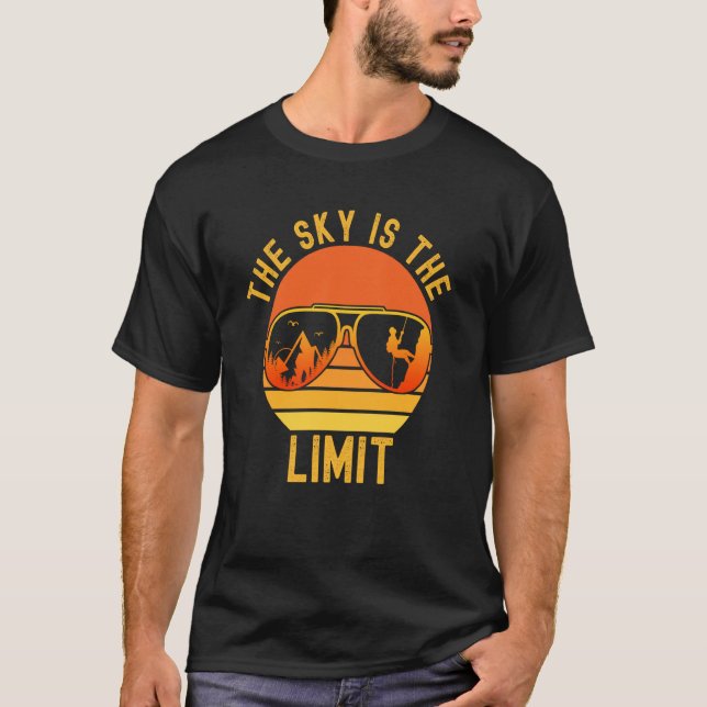 Camiseta The Sky Is The Limit Retro Sunset Rock Climbing Cl (Frente)