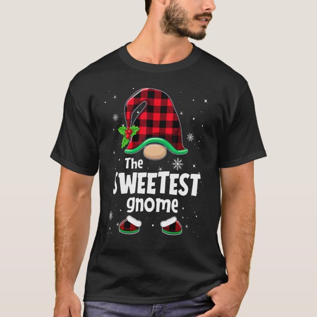 Camiseta The Sweetest Gnome Buffalo Plaid Christmas Matchin (Frente)
