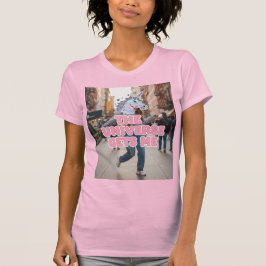 Camiseta The Universe Gets Me