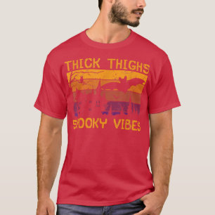 Camiseta Thick Thighs Spooky Vibes Bat Halloween