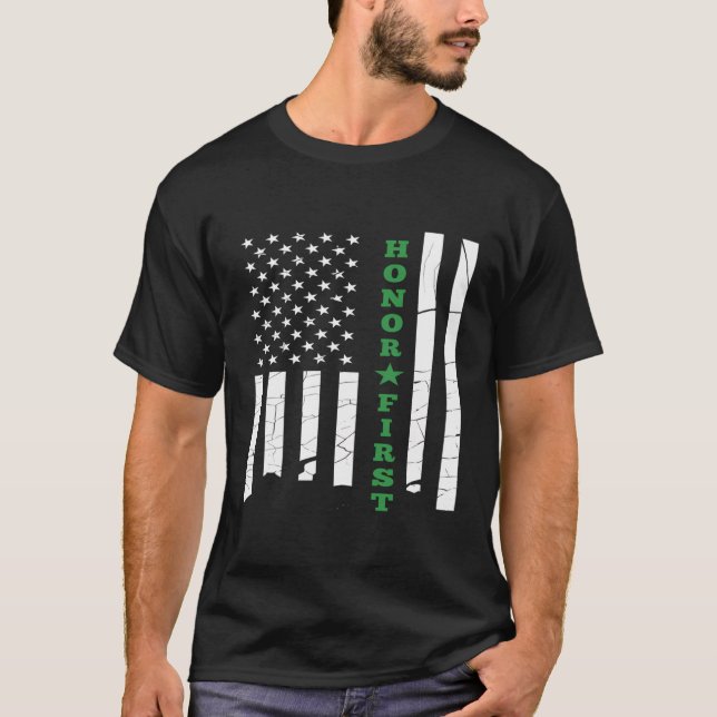 Camiseta Thin Green Line American Flag Usa Hoodie (Frente)