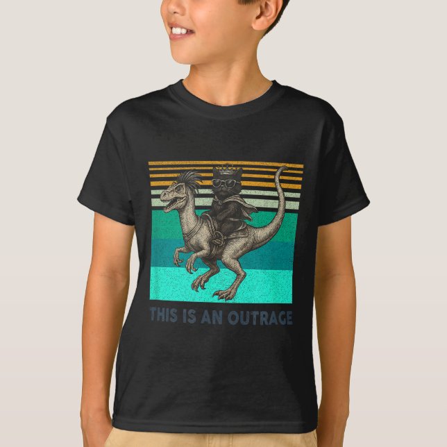 Camiseta This Is An Outrage Funny Princess Cat Riding Dinos (Frente)