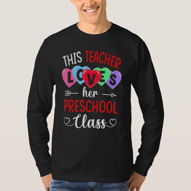 Camiseta THIS TEACHER LOVES HER PRESCHOOL CLASS Shirts Vale (Frente)